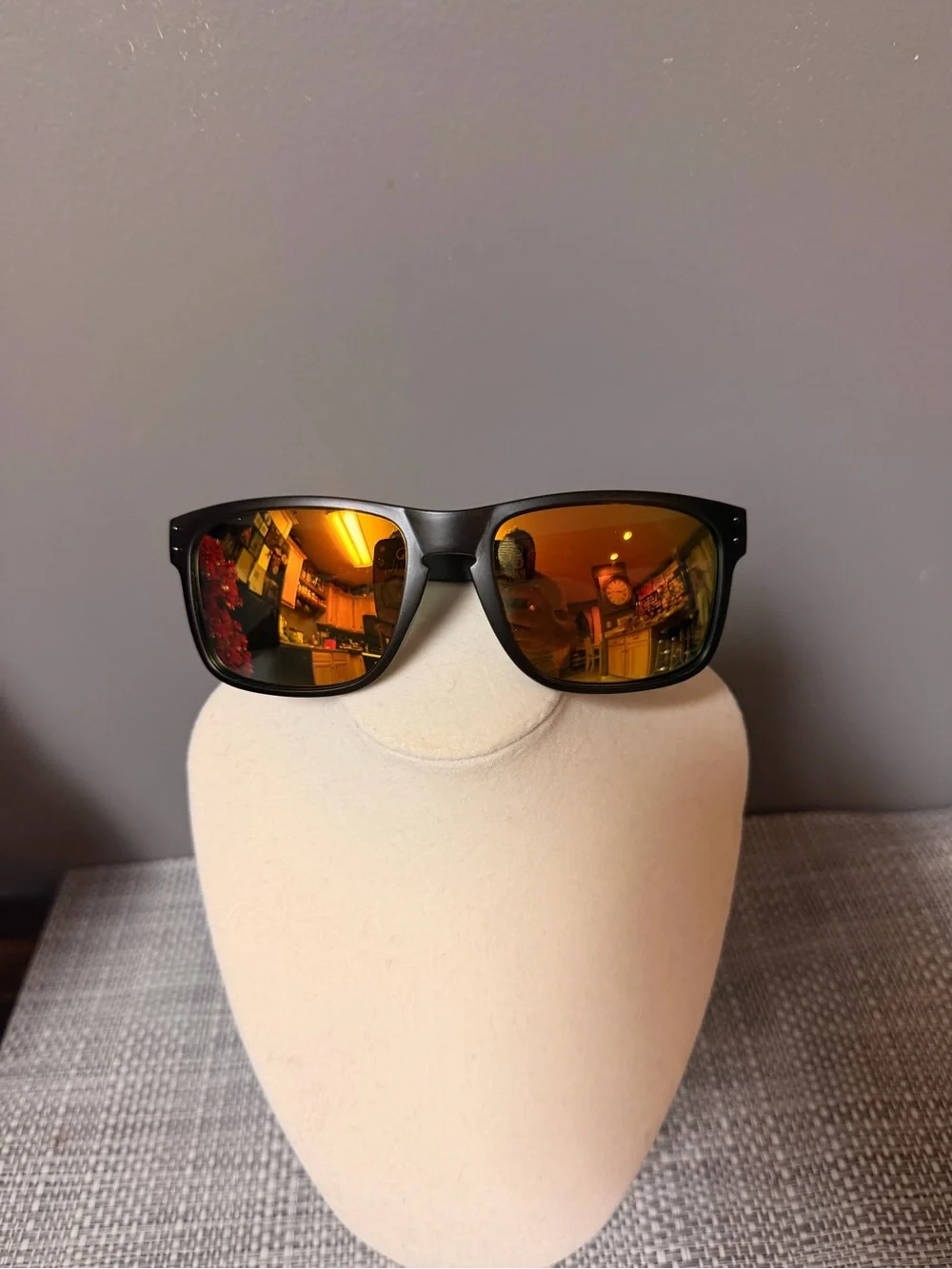 Oakley sleek black